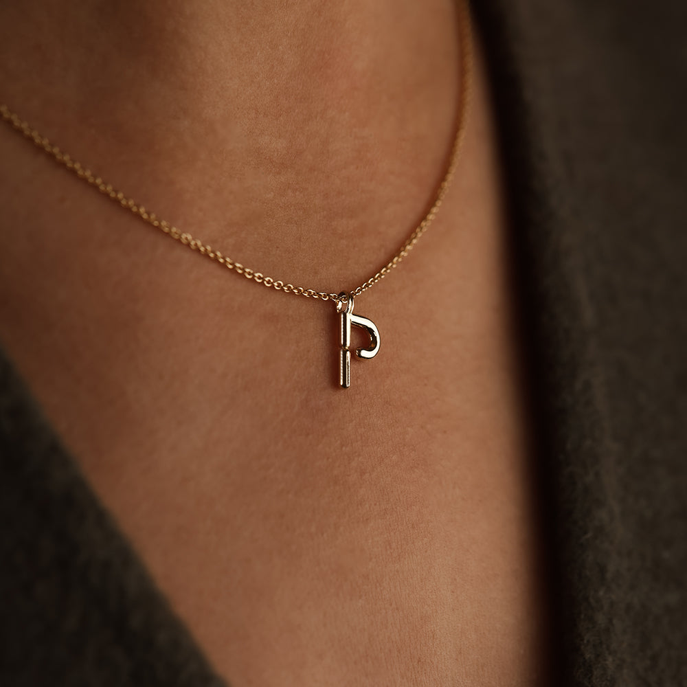 Collar BOLD – Letra P - Deloison Paris