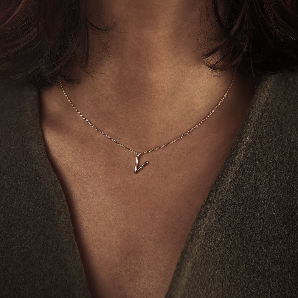 Collar BOLD - Letra V - Deloison Paris