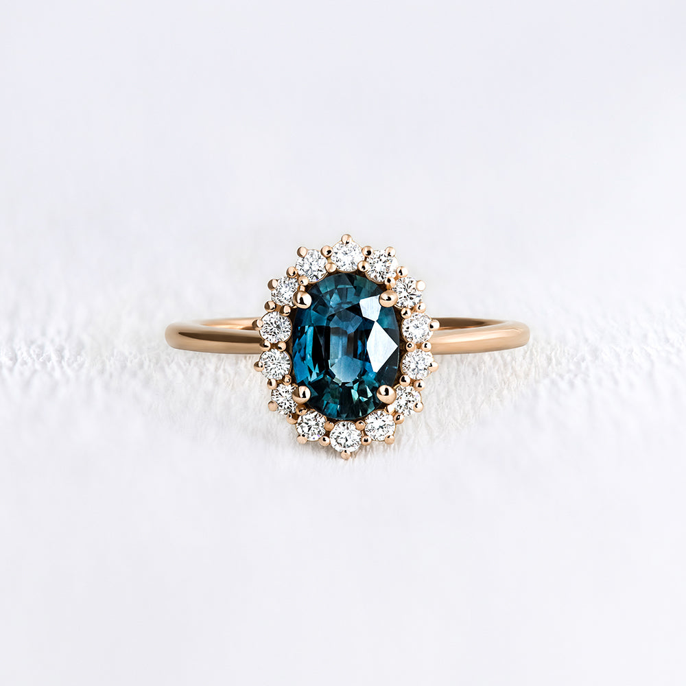 Bague marguerite saphir vert bleu et diamants - Deloison Paris