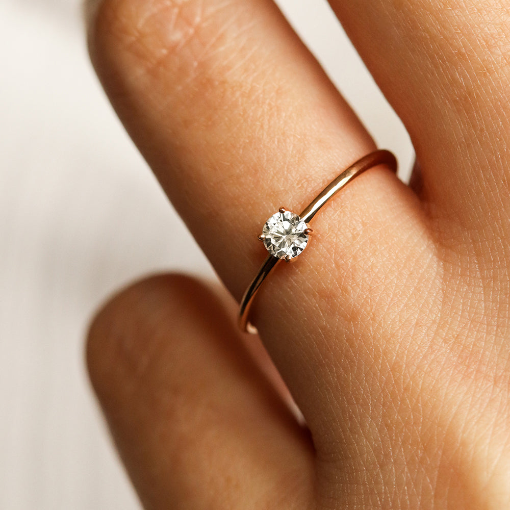 Bague de fiançailles en or 18 carats et diamant | Deloison Paris
