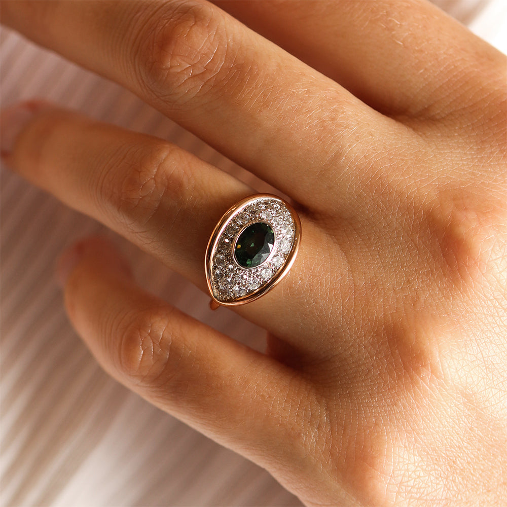 Rose Gold Engagement Ring with Green Sapphire and Diamonds | Deloison Paris