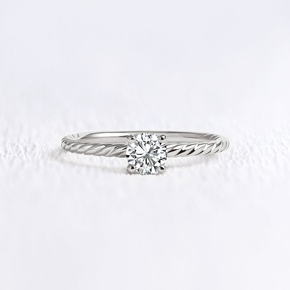Bague de fiançailles torsadée en or blanc et diamant | Deloison Paris