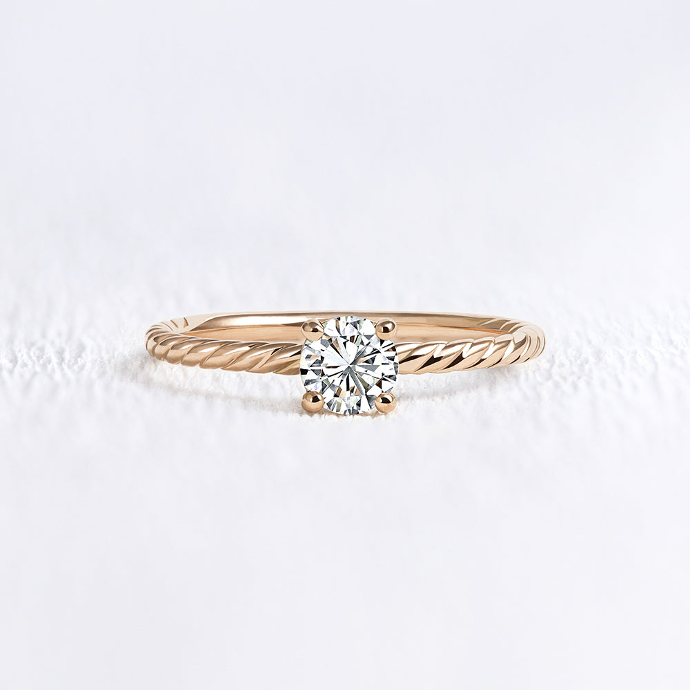 Bague de fiançailles torsadée en or jaune et diamant | Deloison Paris