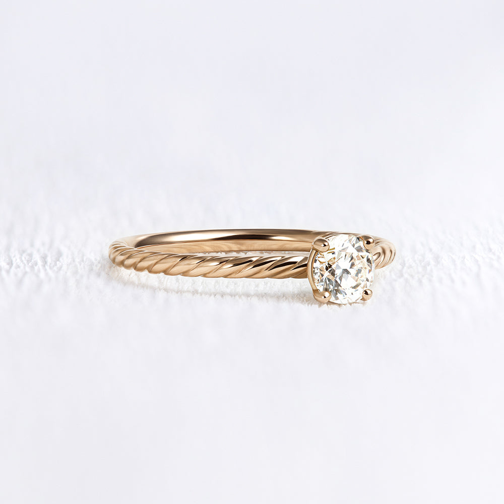 Bague de fiançailles torsadée en or jaune et diamant | Deloison Paris