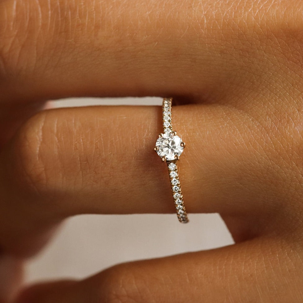 Bague de fiançailles solitaire pavé or et diamants | Deloison Paris