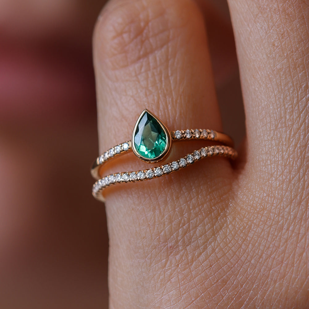 Bague de fiançailles art déco en or et saphir vert | Deloison Paris