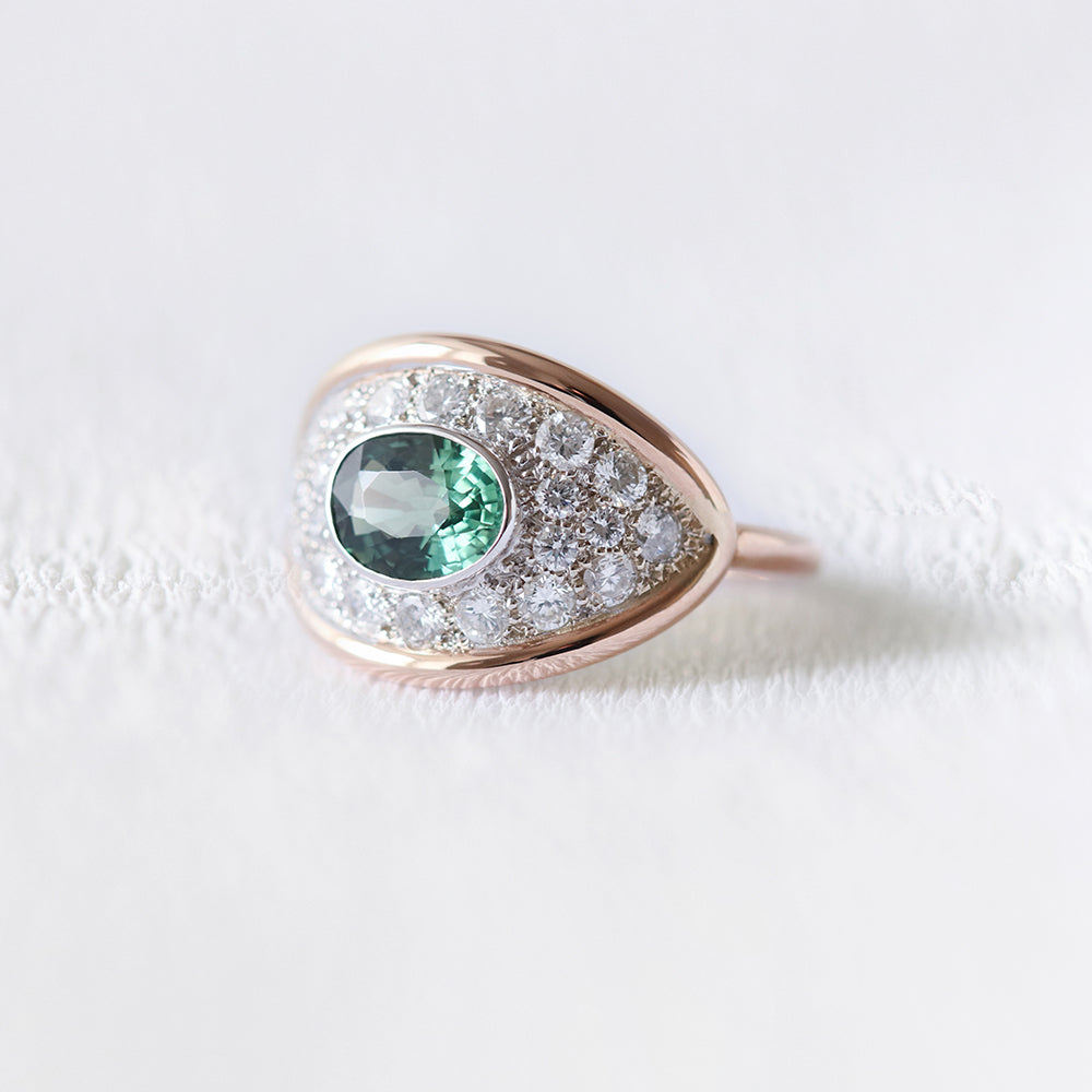 Rose Gold Engagement Ring with Green Sapphire and Diamonds | Deloison Paris