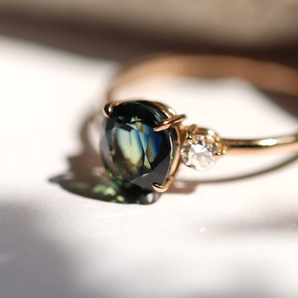 Bague de fiançailles en or et saphir vert | Deloison paris