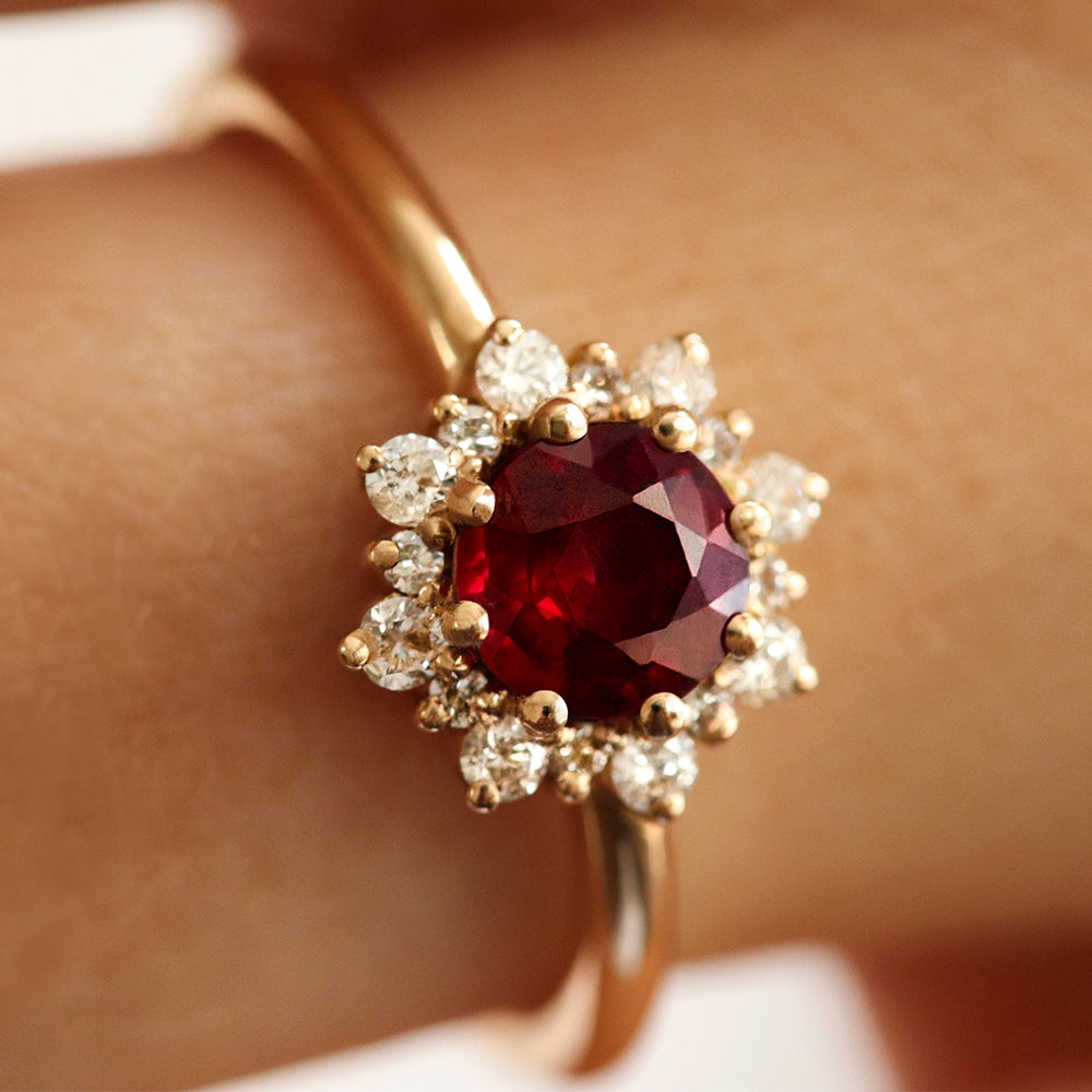 Bague de fiançailles marguerite rubis - Deloison Paris