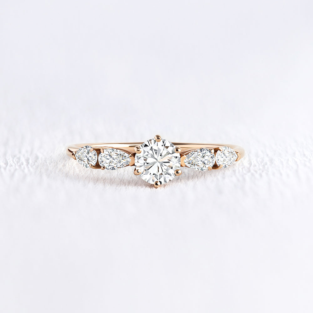 Bague de fiançailles originale diamants poires | Deloison Paris
