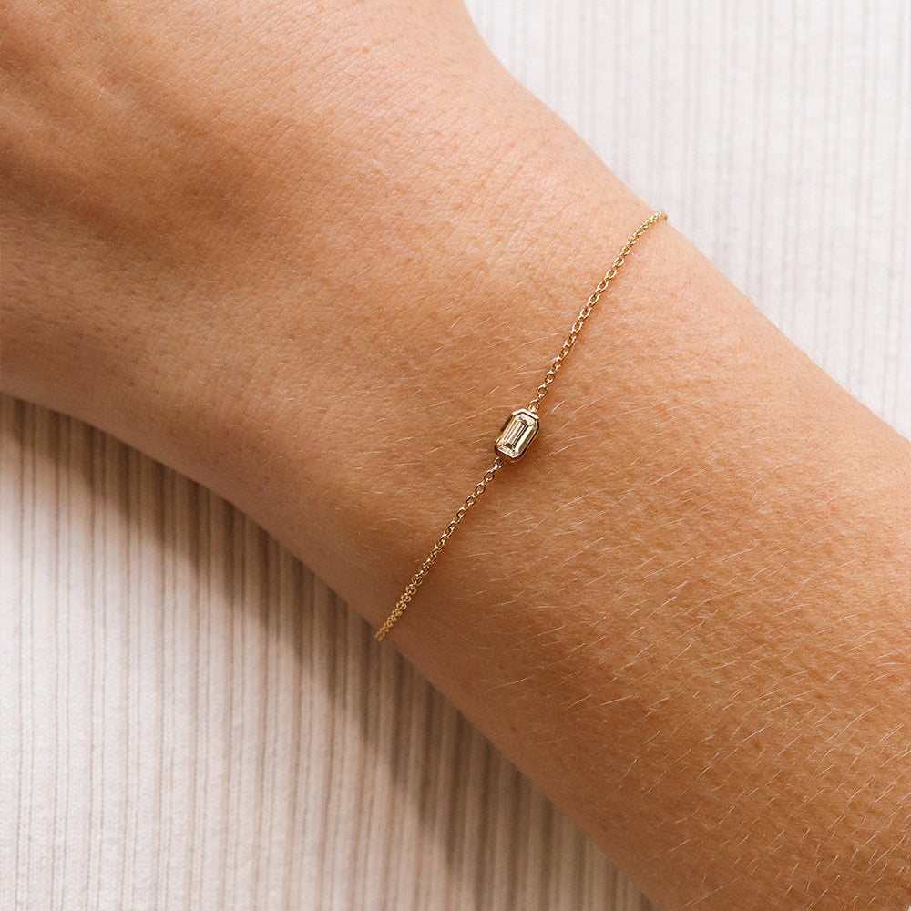 Pulsera de oro de 18 quilates con diamante talla esmeralda | Deloison Paris
