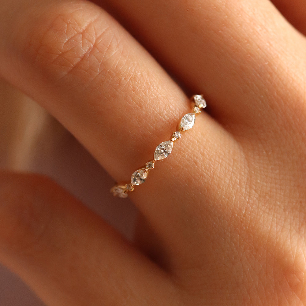Alliance or 18 carats et diamants marquises - Deloison Paris