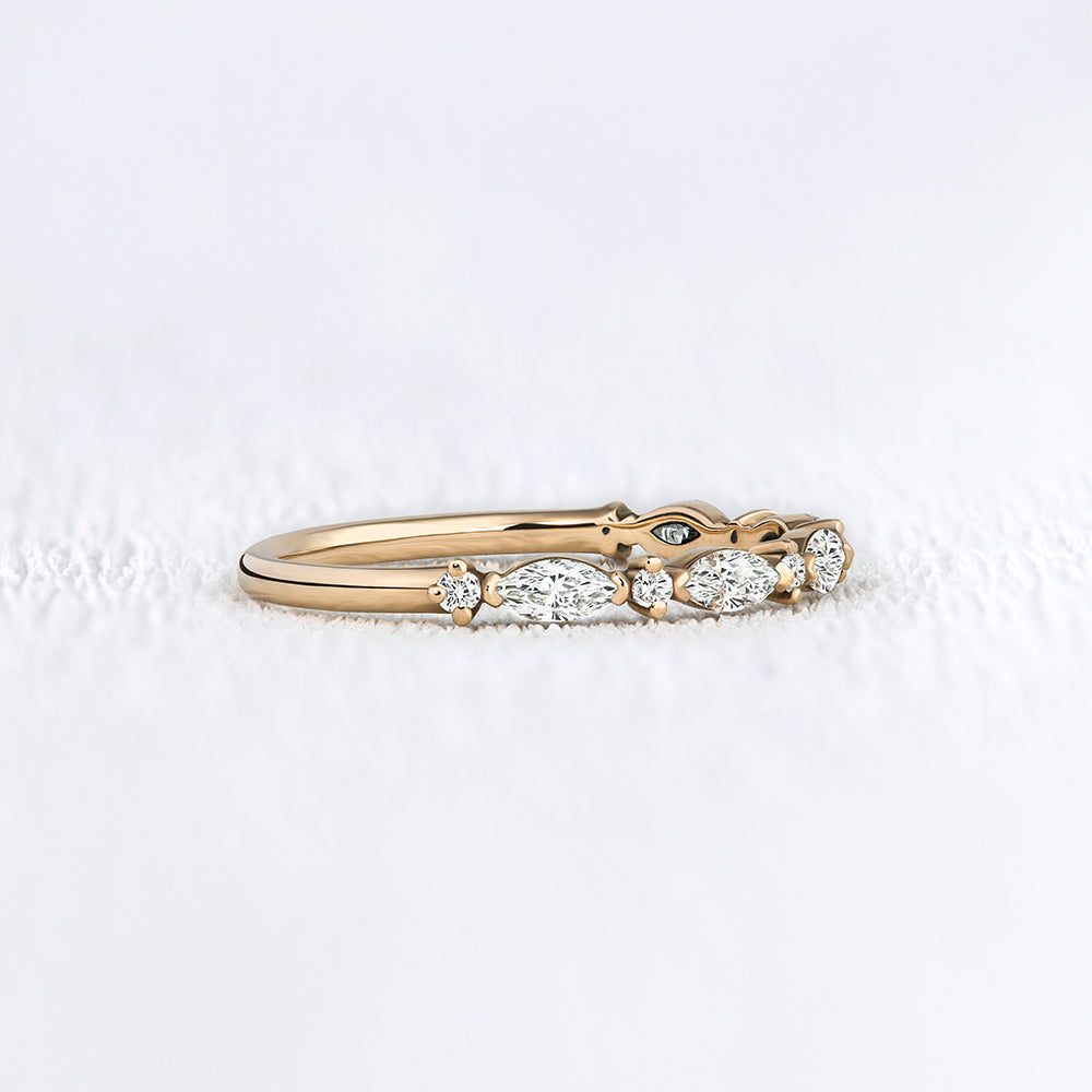 Alliance or 18 carats et diamants marquises - Deloison Paris