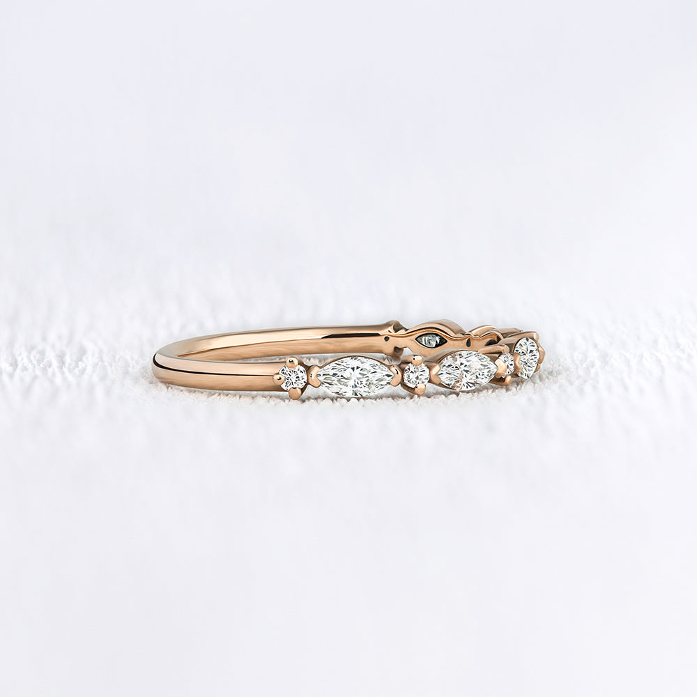 Alliance or 18 carats et diamants marquises - Deloison Paris
