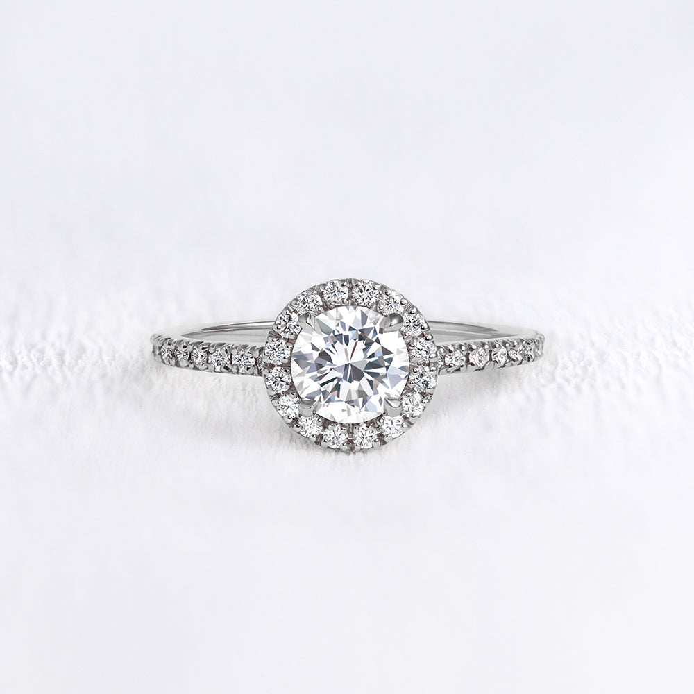 Bague de fiançailles en 18 carats et diamants halo | Deloison Paris