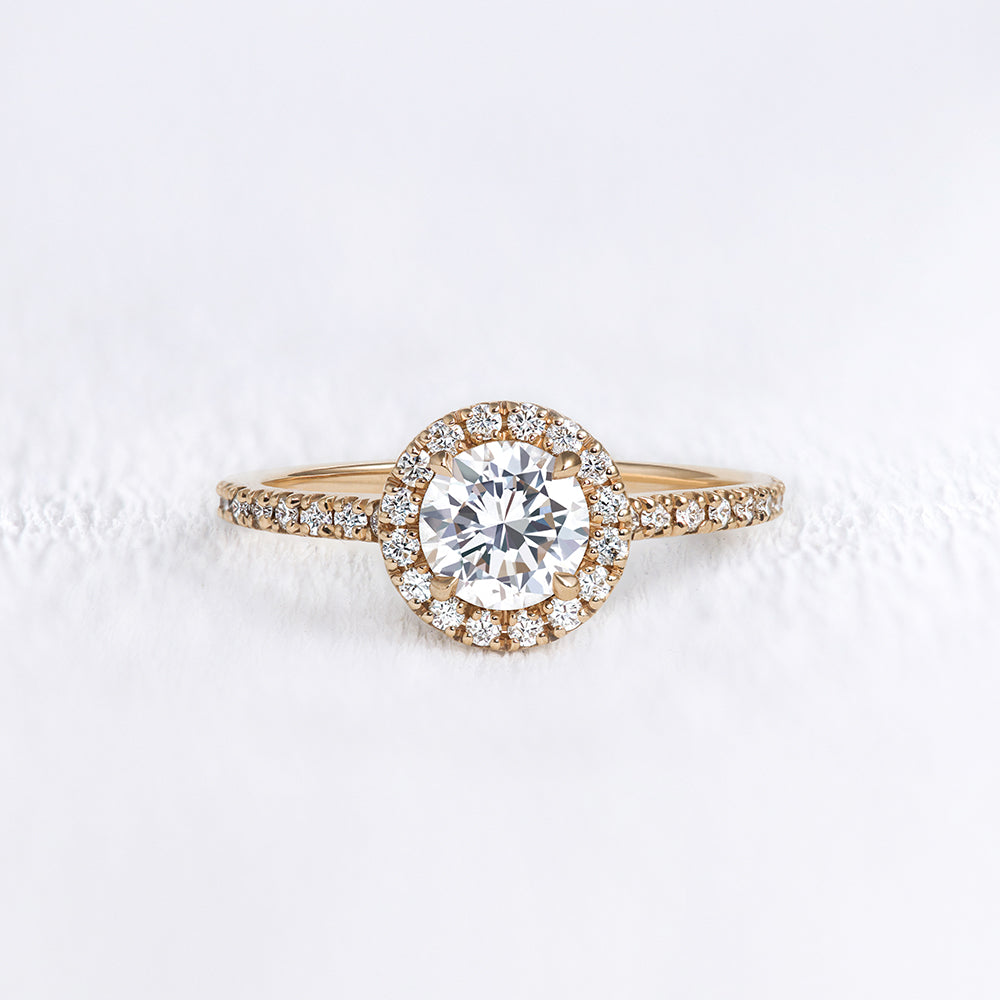 Bague de fiançailles en 18 carats et diamants halo | Deloison Paris