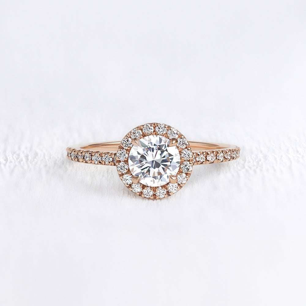 Bague de fiançailles en 18 carats et diamants halo | Deloison Paris