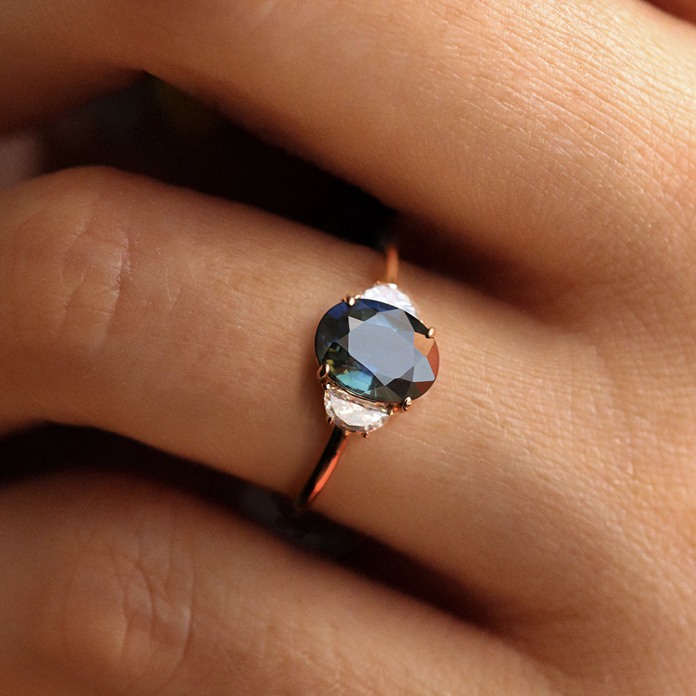 Bague de fiançailles en 18 carats et saphir vert | Deloison Paris