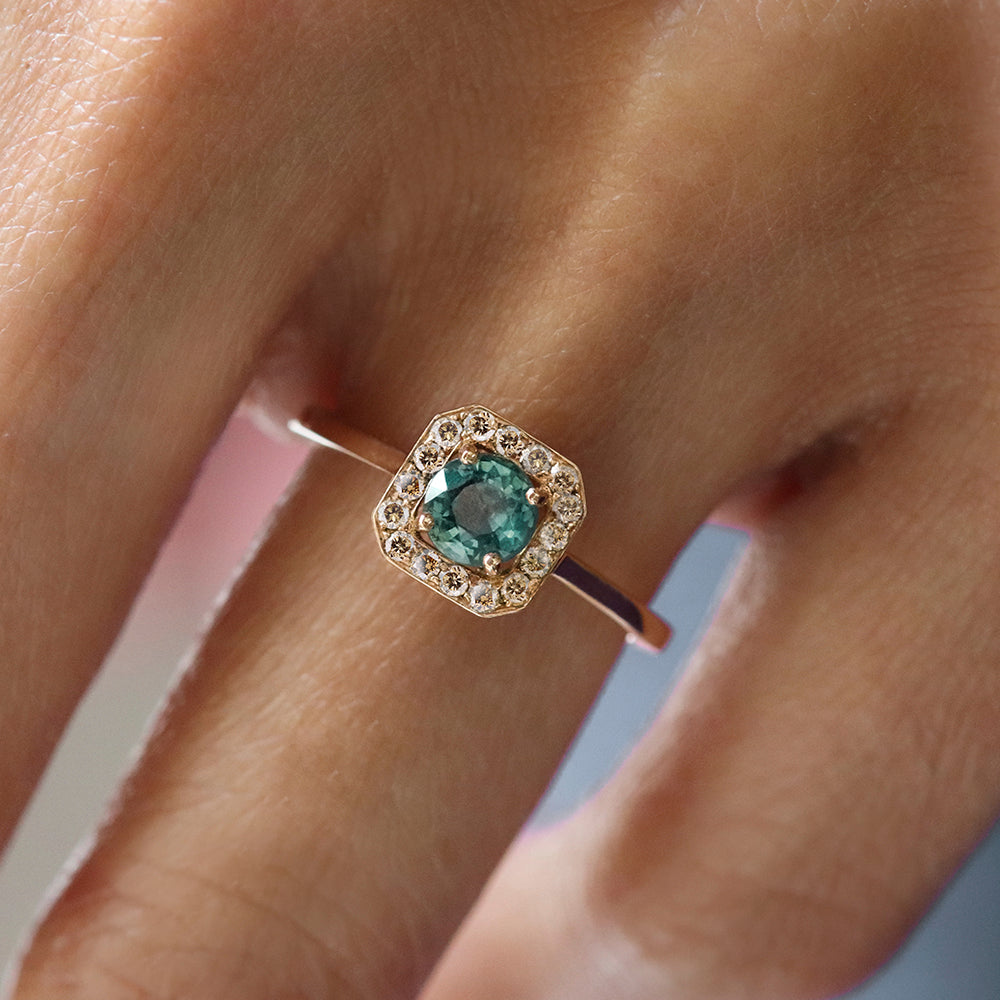 Bague de fiançailles vintage saphir vert et diamant - Deloison Paris