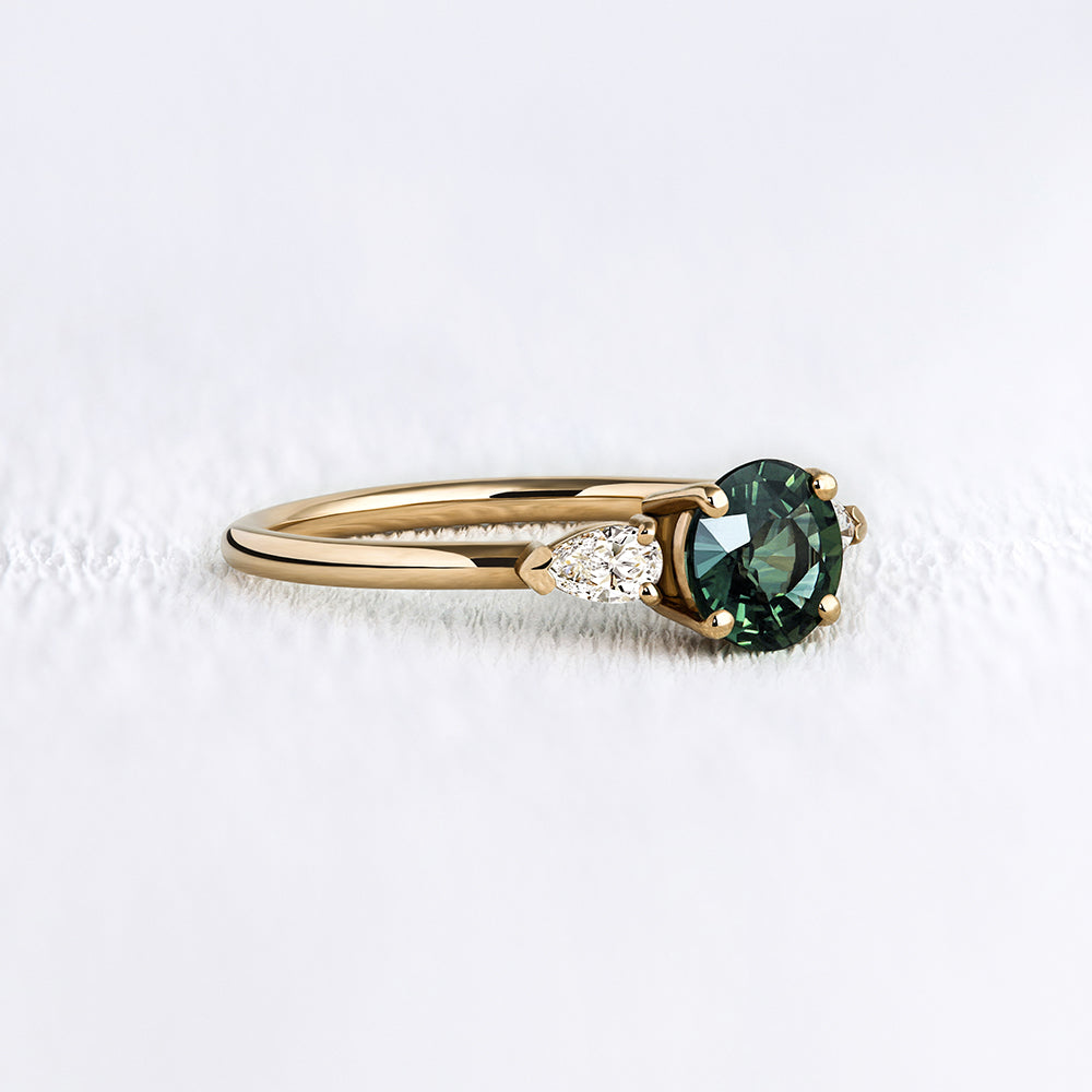 Bague de fiançailles en or saphir vert et diamants | Deloison Paris
