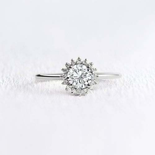 Bague de fiançailles marguerite en or blanc et diamants | Deloison Paris