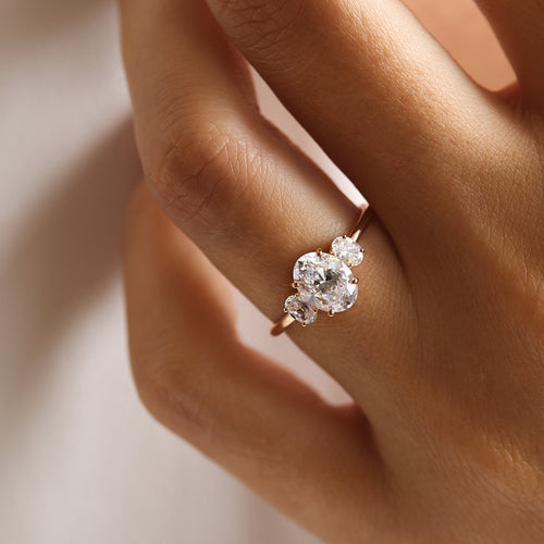 Bague de fiançailles en or et diamant ovale | Deloison Paris