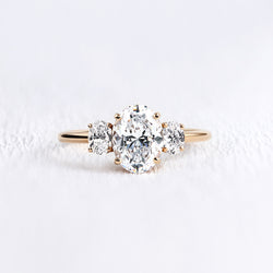 Bague de fiançailles en or rose et diamant ovale | Deloison Paris