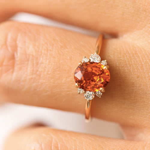 Bague en or 18 carats, saphir orange et diamants | Deloison Paris