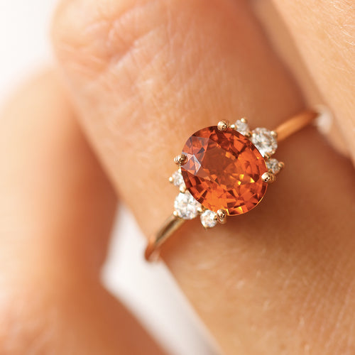 Bague en or 18 carats, saphir orange et diamants | Deloison Paris