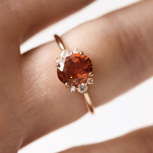 Bague en or 18 carats, saphir orange et diamants | Deloison Paris