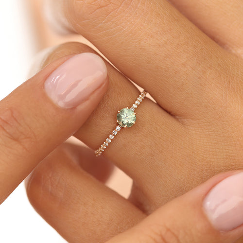 Bague saphir vert et diamants en or 18 carats | Deloison Paris