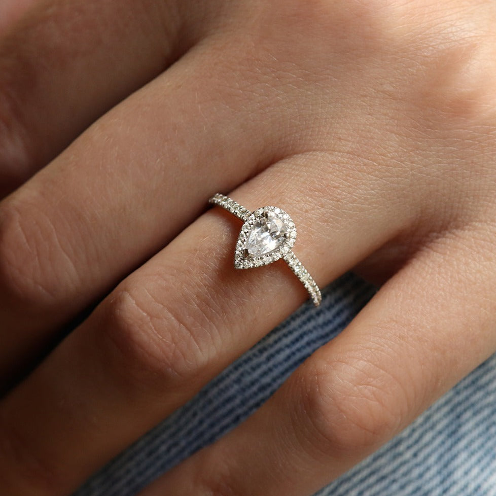 Bague de fiançailles diamant poire - Deloison Paris 