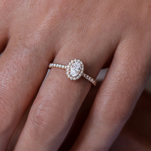 Bague de fiançailles halo diamant ovale | Deloison Paris