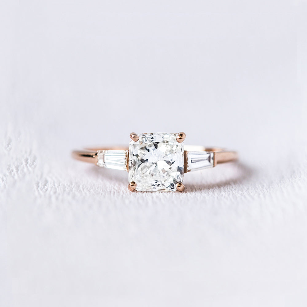 Bague trilogie diamant coussin et or 18 carats | Deloison Paris