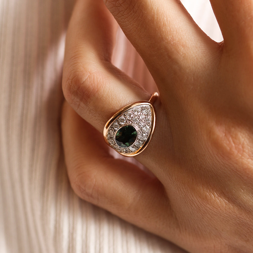 Bague de fiançailles or rose saphir vert et diamants | Deloison Paris