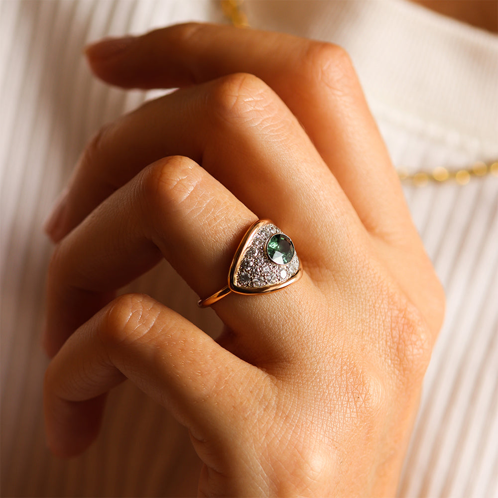 Bague de fiançailles or rose saphir vert et diamants | Deloison Paris