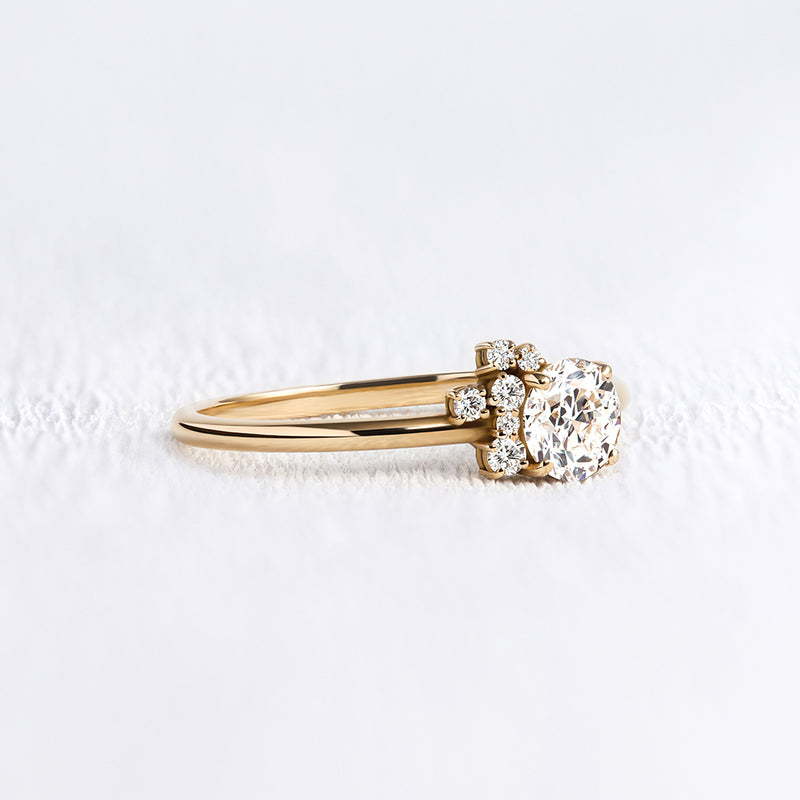 Bague de fiançailles en or et bouquet de diamants | Deloison Paris