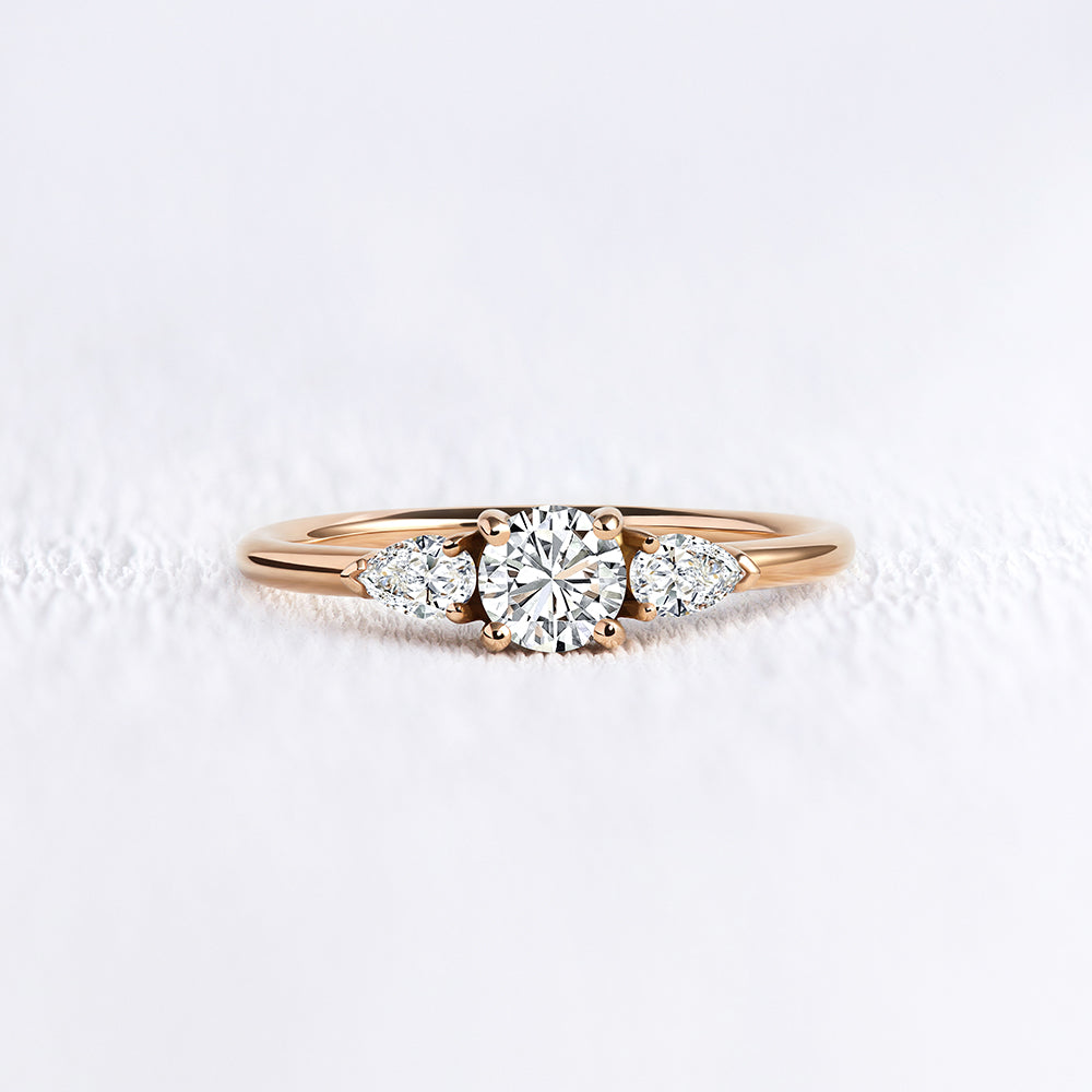 Bague de fiançailles trilogie en or et diamants Deloison Paris