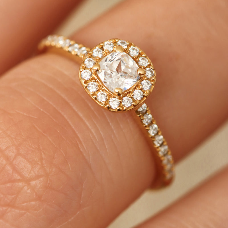 Bague de fiançailles en or et diamant coussin | Deloison Paris