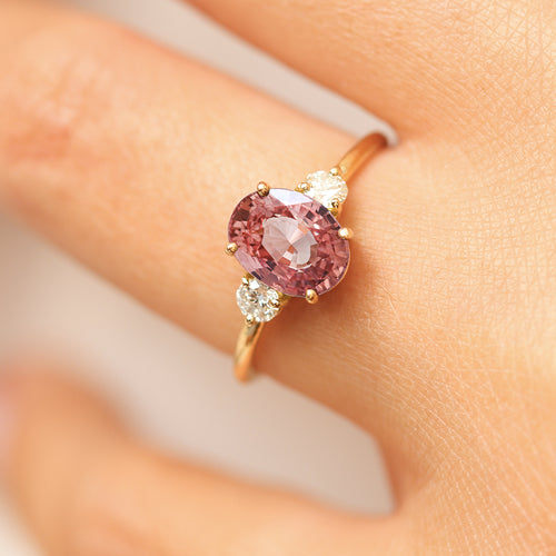 bague de fiançailles en or et saphir padparadscha | Deloison paris