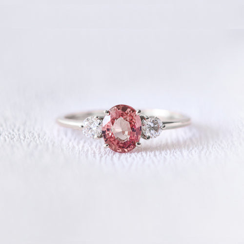 bague de fiançailles en or et saphir padparadscha | Deloison paris