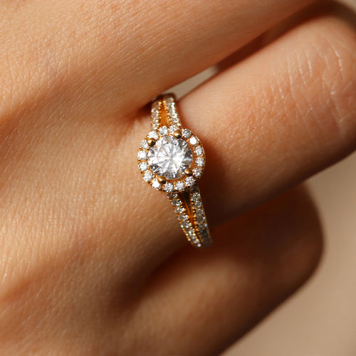 Bague de fiançailles en or 18 carats et diamants halo | Deloison Paris