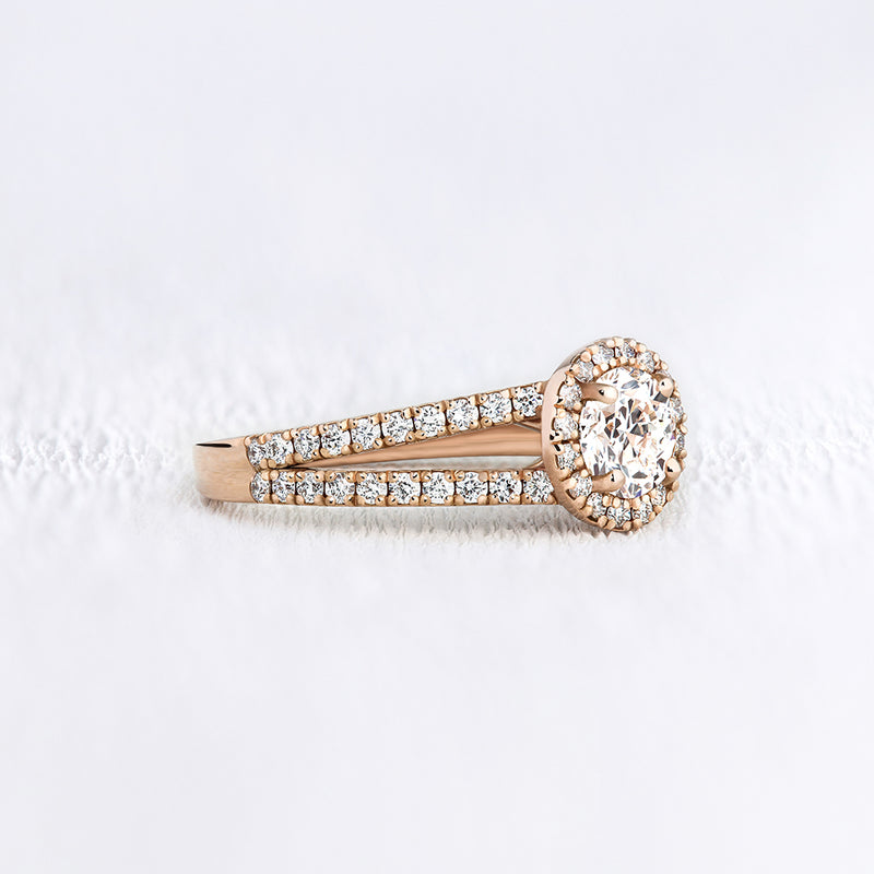 Bague de fiançailles en or 18 carats et diamants halo | Deloison Paris