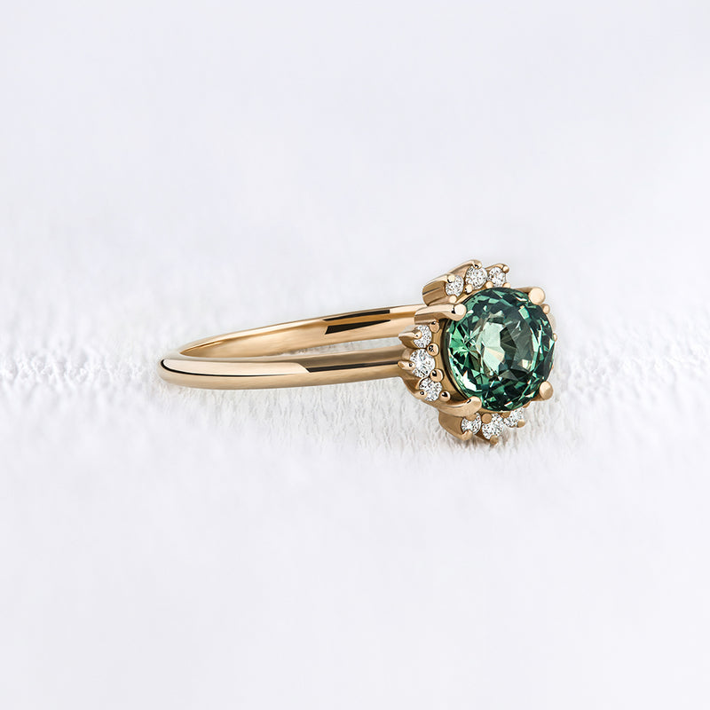 Bague de fiançailles en or, saphir vert et diamants | Deloison Paris