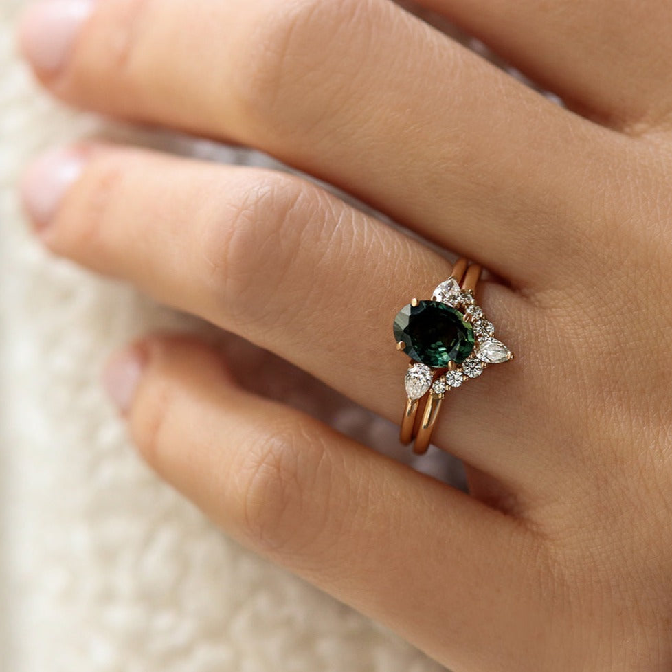 Bague de fiançailles originale saphir vert et diamants | Deloison Paris