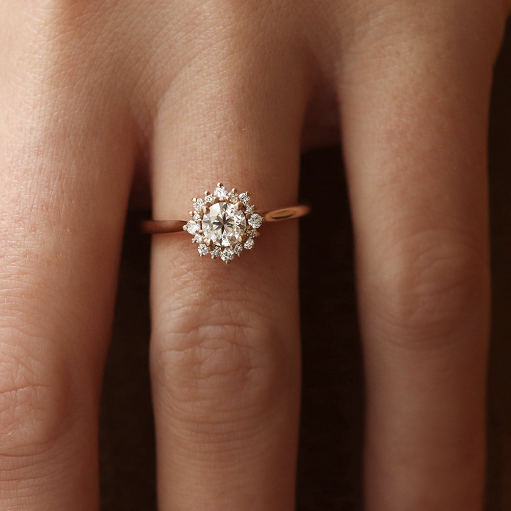 Bague marguerite diamant en or 18 carats Deloison Paris